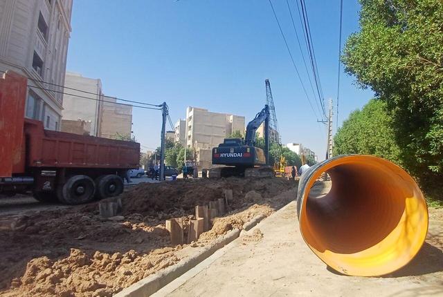 فیلم| عملیات اجرایی طرح جمع‌آوری فاضلاب «هزار» در اهواز