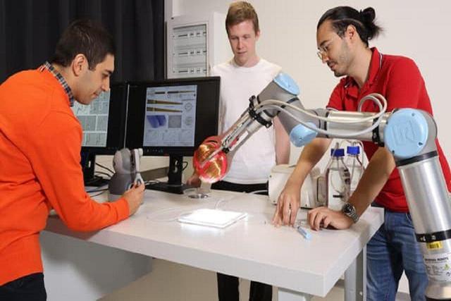 کاتتر هوشمندی که در رگهایی باریکتر از موی انسان حرکت میکند