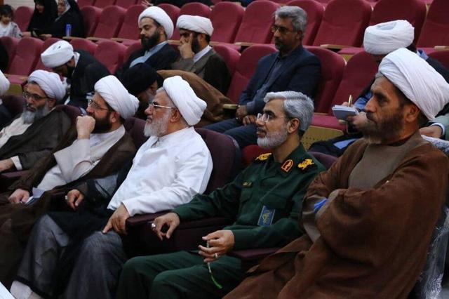 مسجد باید به محور اداره امور فرهنگی و اجتماعی در محله تبدیل شود