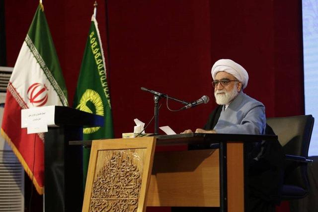 زائران نباید فکر کنند مشهد و کیش هیچ تفاوتی با هم ندارند