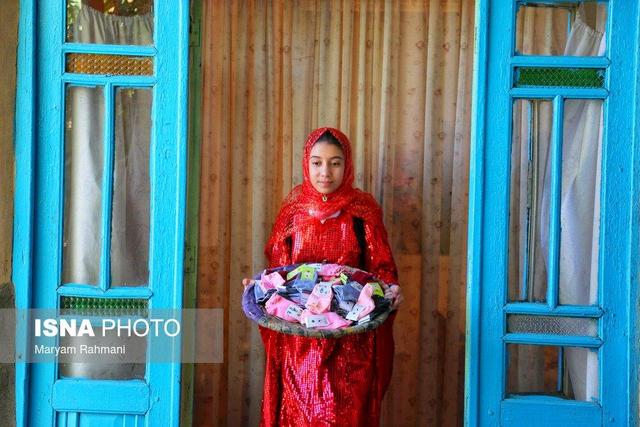 از نخ تا نقش؛ روایت دستهای هنرمند لتگاهیها در جشنواره جوراب