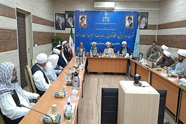 روحانیت باید پرچمدار روشنگری و جهلزدایی باشد