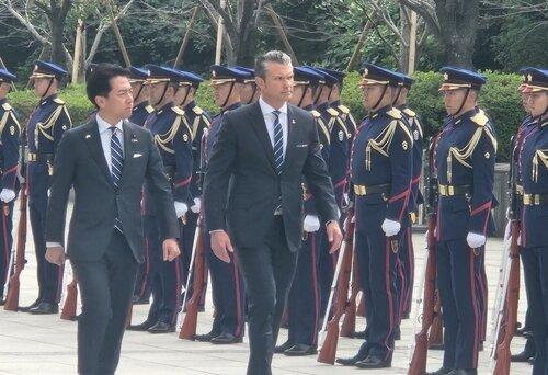 هگست در کنفرانس خبری با وزیر دافاع ژاپن: تهدیدها واقعی و فوری هستند/ اتحاد ما پاسخ به احتمالات منطقه‌ای است