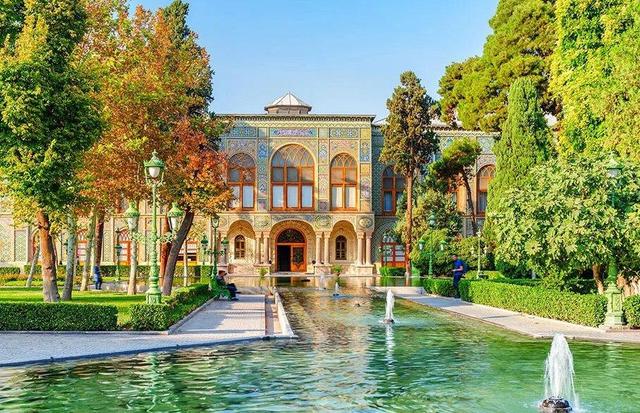 بیش از هزار آلبوم سند قاجاری که کاخ گلستان اجازه دسترسی نمی‌دهد!