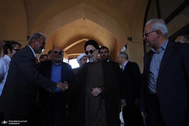 ببینید | بازدید سید محمد خاتمی از باغ دولت آباد یزد