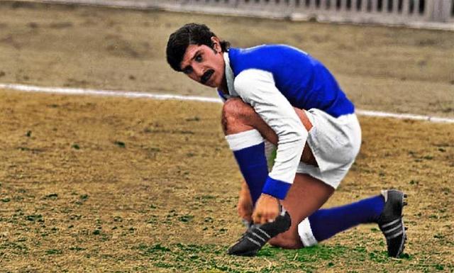 طلب پدر استقلال را نمی دهند!