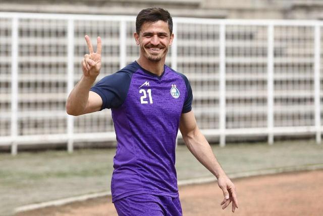 استقبال جالب از وریا غفوری در تمرین استقلال + تصاویر