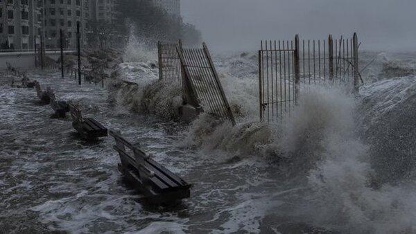 وضعیت وحشتناک یک بیمارستان در پی قدرتمندترین طوفان تاریخ + ویدئو | لحظاتی از شدت طوفان در جزایر کارائیب