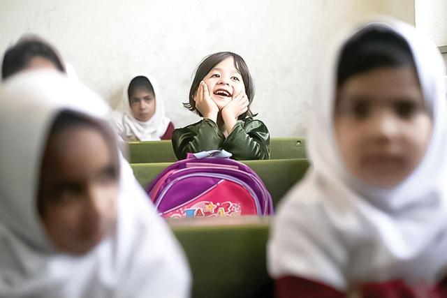 بازگشت حدود ۲۸۰ هزار دانش آموز اتباع به کشورشان/ متأسفانه اتباع از طرح آموزش مجازی استقبال نکردند