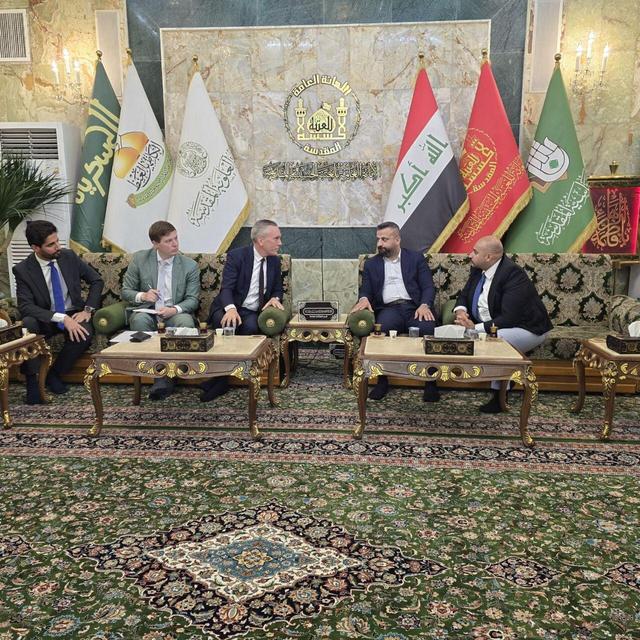 حضور کاردار سفارت هلند در عراق از حرم مطهر امام حسین(ع)