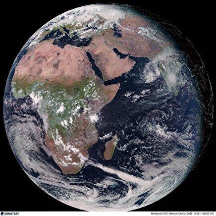 عکس ماهواره‌ای از آسمان خشک خاورمیانه در کره زمین