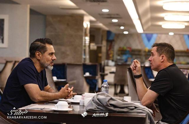 اوسمار با افشین پیروانی چشم تو چشم شد/ پایان یک شایعه در پرسپولیس +عکس