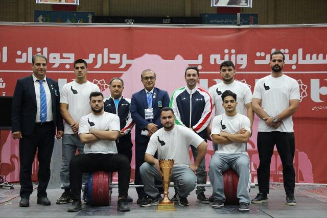 درخشش ستاره‌های آینده در شهرکرد؛ وزنه‌برداران جوان راهی تیم ملی می‌شوند