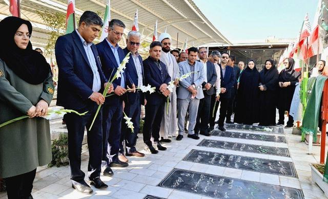 ایثار و فرهنگ عمومی؛‌ تجدید میثاق اصحاب رسانه و هنرمندان با شهدای زاهدان