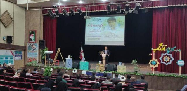 نخستین مهرواره شعر "در کوچه آفتاب" ویژه فرهنگیان خوزستان برگزار شد