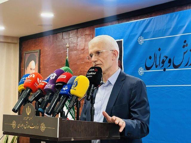 اسبقیان: وزارت ورزش به دنبال رفع دغدغه‎‌های تیم ملی فوتبال است + فیلم