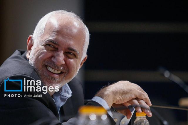 ظریف: آمریکا باید توهم را کنار بگذارد تا تفاهم امکان‌پذیر شود/ ضرورت تقویت توان دفاعی