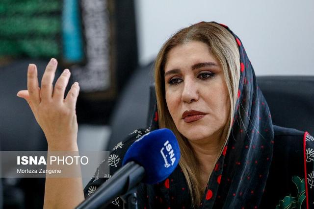 نسیم ادبی دوباره کارگردانی می‌کند