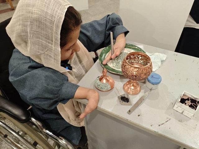 پیشنهاد ۲۰ میلیارد تومانی برای خرید اثر هنری یک معلول/ همه آثار جشنواره "همام" به فروش رفت