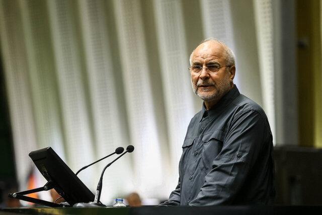 استقبال دختری با لباس سنتی از قالیباف در خراسان شمالی + تصویر