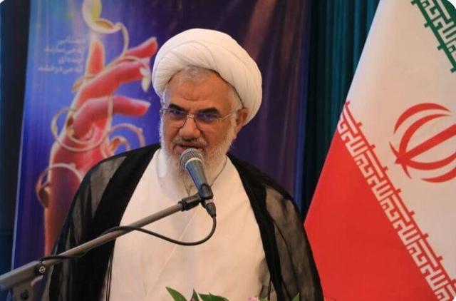 مسجد و مدرسه دو بال پرواز جامعه به سوی رشد علمی و معنوی هستند