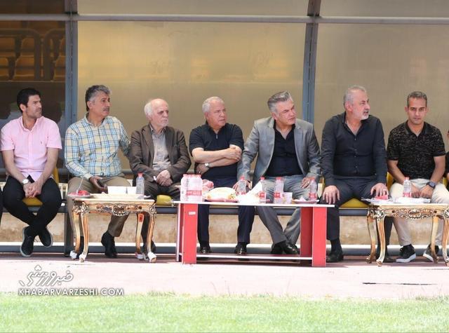 تونل زمان| علی پروین: وسط لیگ مربی خارجی به درد نمی‌خورد/ الان سرمربی داخلی از فرگوسن هم بهتر است!