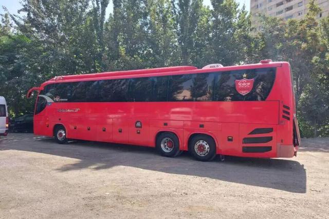 اتوبوس پرسپولیس اسیر ترافیک پرشورها/ خلوت دوقلوها در تبریز