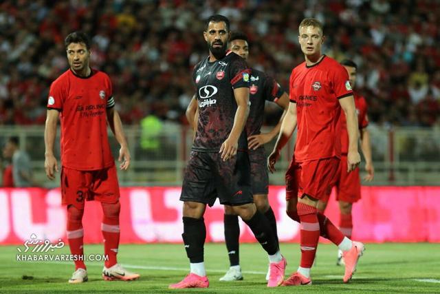 حمله طرفداران تراکتور و پرسپولیس به سازمان لیگ؛ این حق ما نبود