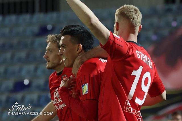 سوغاتی تلخ یک استقلالی برای اوسمار و کریم باقری 