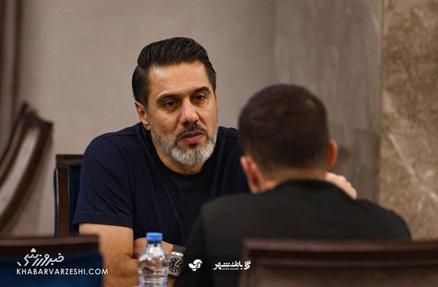 تقابل هواداران تراکتور با افشین پیروانی/ یادتان رفته در تهران با علیرضا بیرانوند چه کار کردید؟