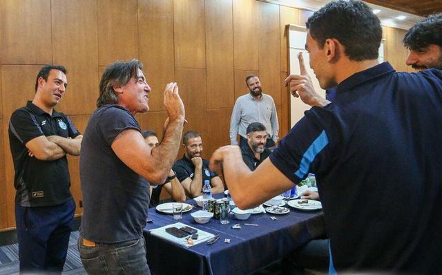 بازیکنان استقلال ساپینتو را سورپرایز کردند! +عکس