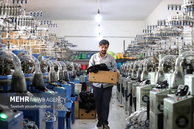 روستای بدون بیکار لَتگاه؛ پیشتاز صنعت جوراب‌بافی ایران