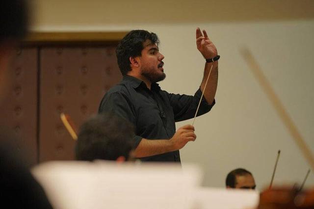 اجرای یک کنسرت آموزشی با همراهی یک ارکستر ۹۰ نفره