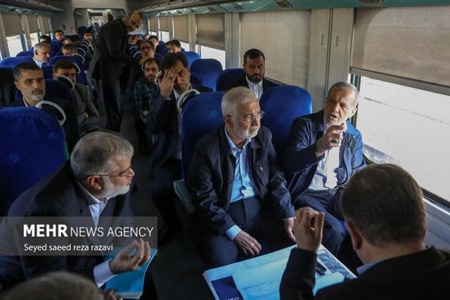 بازدید رئیس‌جمهور از خطوط ریلی حومه تهران