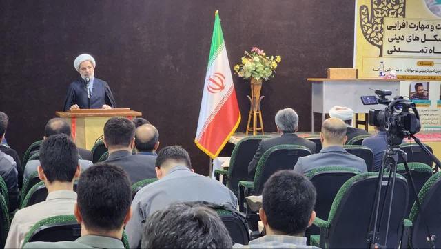 حجت الاسلام علمی: انسجام امت اسلامی در میدان جنگ فرهنگی ضروری است