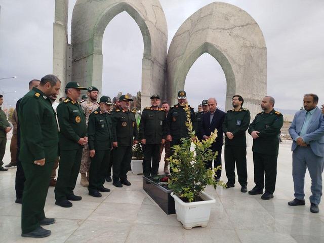 افتتاح یادمان شهدای دهکده مقاومت بسیج