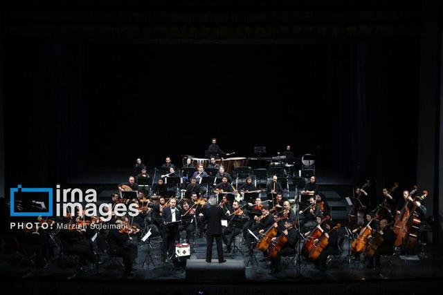 ارکستر ملی خاطرات دهه ۷۰ را زنده کرد/اجرای «شبانگان» تا «جوانی» + فیلم