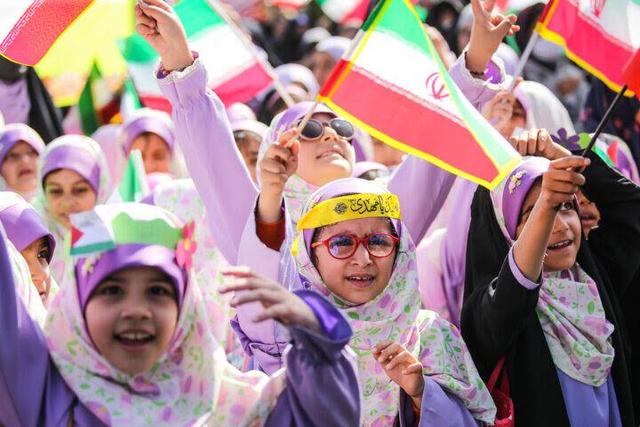 جنگ ۱۲ روزه؛ فرصتی برای نقش بستن پیام ۱۳ آبان در ذهن نسل جوان است