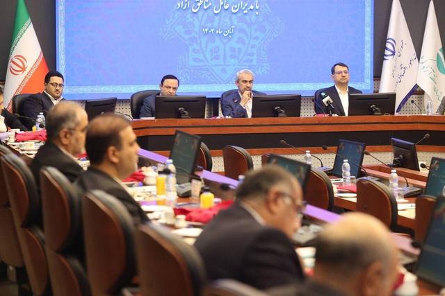 تاکید وزیر اقتصاد بر توسعه ایران از مسیر مناطق آزاد