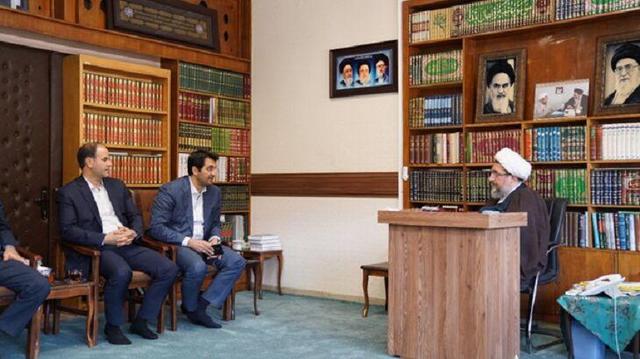 امام جمعه تبریز: ایجاد توازن میان منافع دولت و مؤدیان، رسالت خطیر سازمان امور مالیاتی است