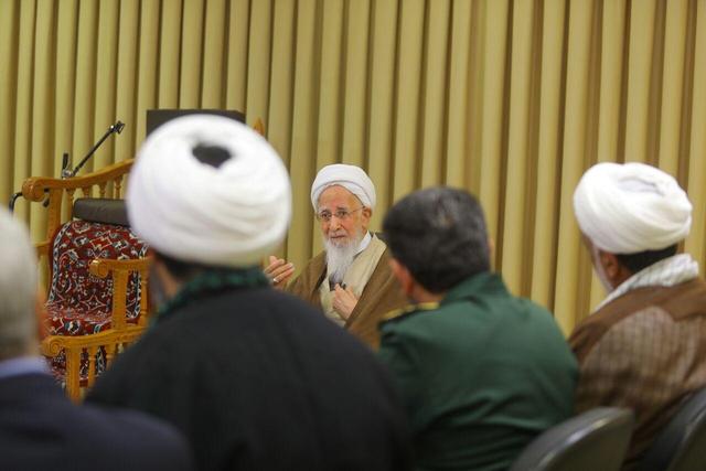 آیت الله جوادی آملی: ملت تشنه صداقت و طهارت است/مساجد را دریابیم