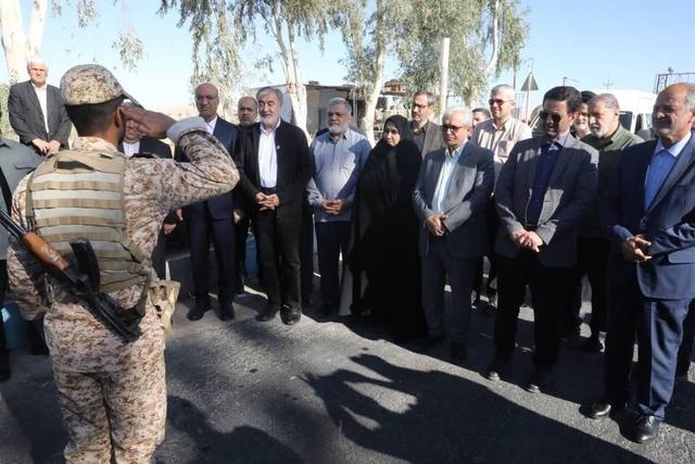 بازید اعضای کمیسیون امنیت ملی از پایانه‌ مرزی خسروی