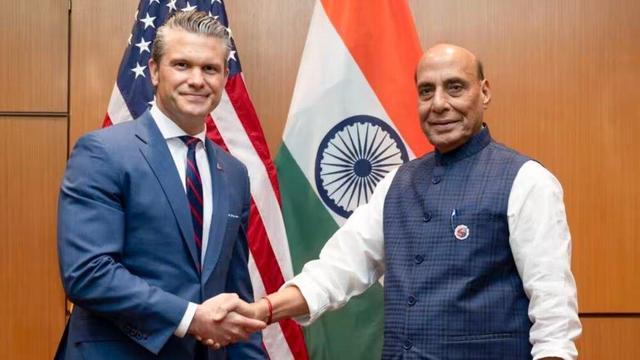 هند و آمریکا توافق دفاعی ۱۰ ساله امضا کردند