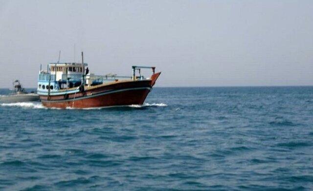 شناور حامل ۲۴۰ هزار لیتر سوخت قاچاق در خلیج فارس توقیف شد