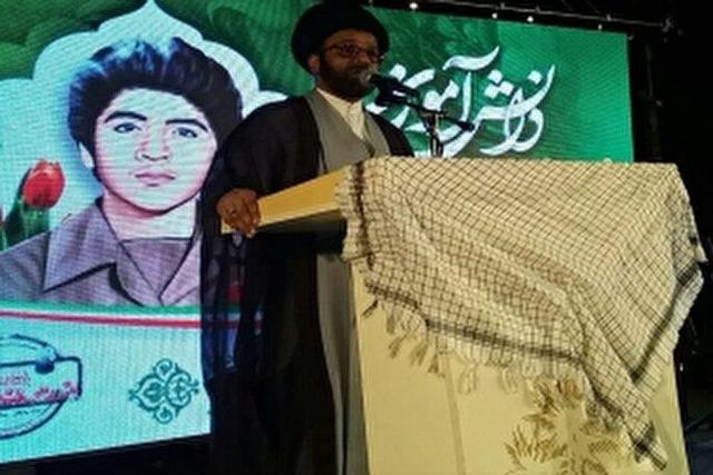 فرهنگ ایثار و شهادت باید در مدارس نهادینه شود