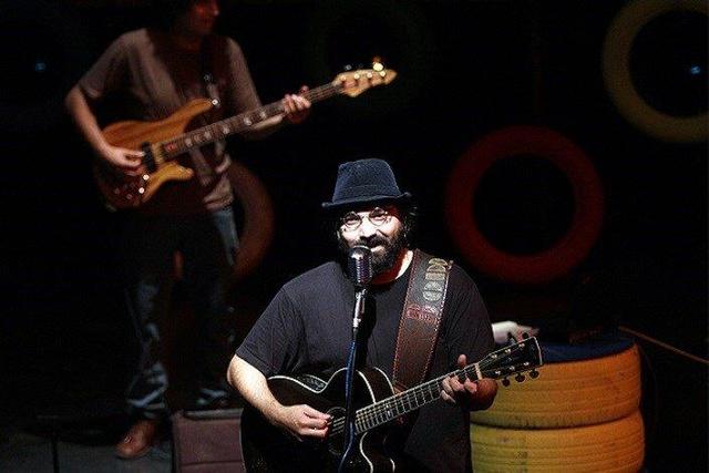 ببینید | قضاوت‌های دردسرساز برای آقای خواننده به خاطر خودروی شخصی‌اش!