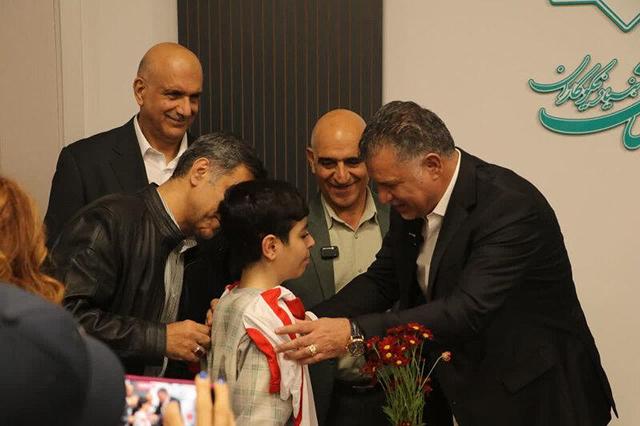 درخشش انسانیت در شب راه آسمان؛ علی دایی و نیک‌اندیشان سمنان، ستارگان مهربانی شدند