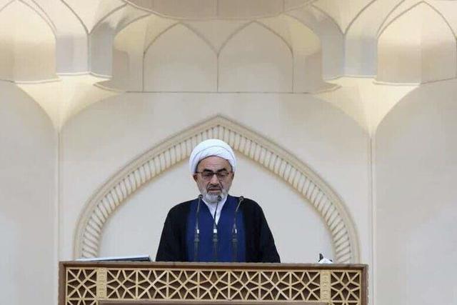 تقوا مایه عزت و بی‌نیازی مؤمنان است