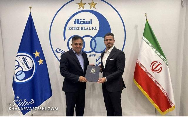 سرخابی‌ها کلکسیون جمع می‌کنند یا کادرفنی؟