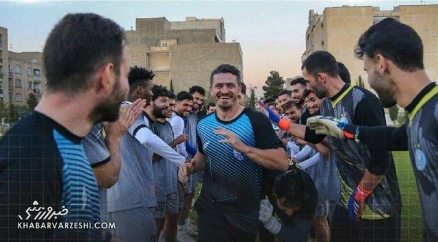 وریا غفوری به استقلال برگشت اما به نیمکت نه!